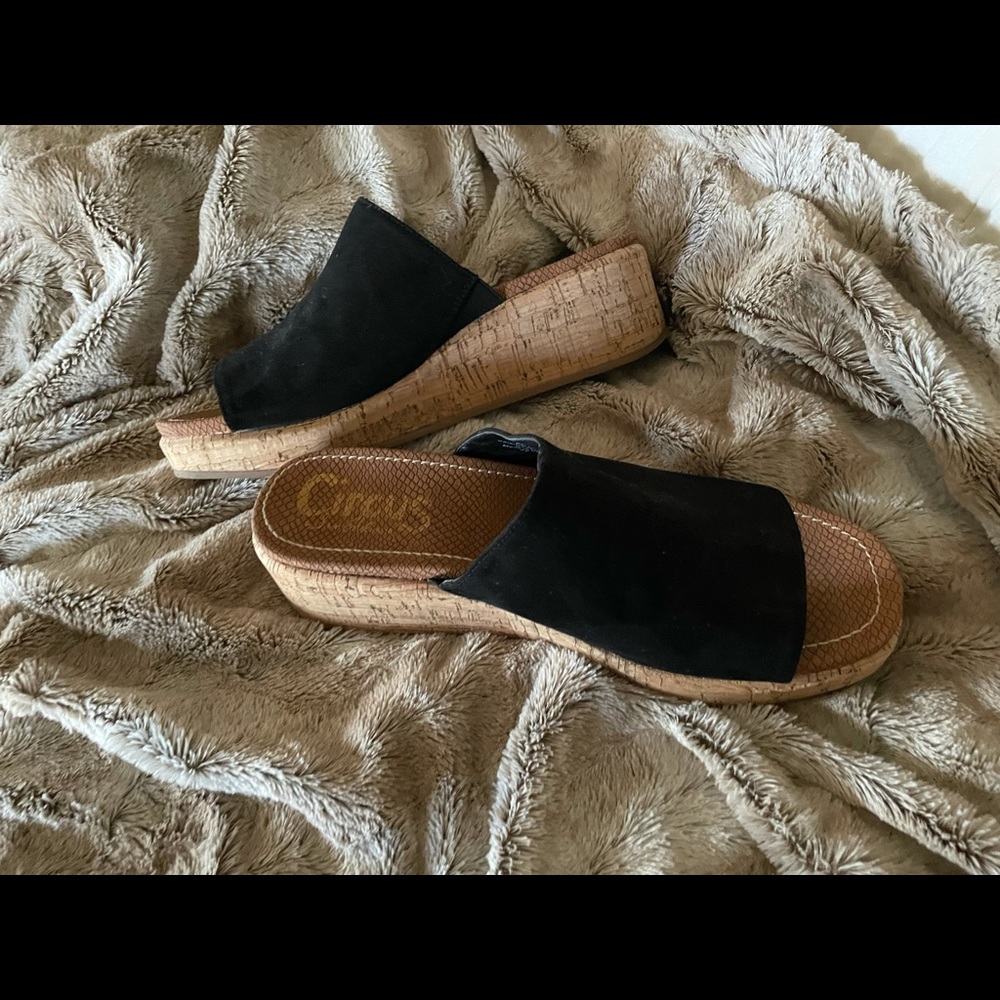 Circus by Sam Edelman Sylvia wedge platforms.